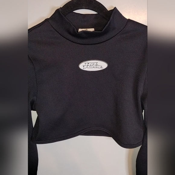 No fear Colab H&M ribber stretchy crop top - Picture 3 of 5